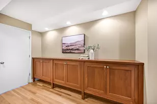 929 N Astor St, Milwaukee, WI 53202 - Photo 23