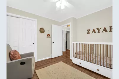 3211  Lakeview Cir, Racine, WI 53402 - Photo 9