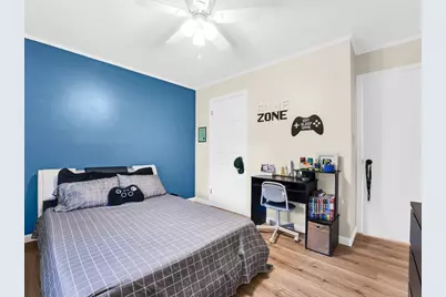 3211  Lakeview Cir, Racine, WI 53402 - Photo 13