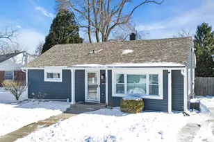 3211 Lakeview Cir, Racine, WI 53402 - Photo 1