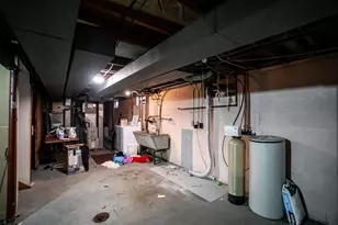 2137 S 71st St, West Allis, WI 53219 - Photo 31