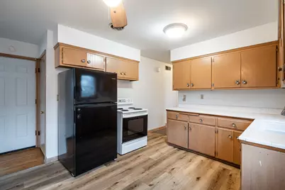 2137 S 71st St #2139, West Allis, WI 53219 - Photo 5