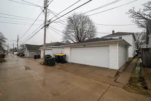 2137 S 71st St, West Allis, WI 53219 - Photo 27