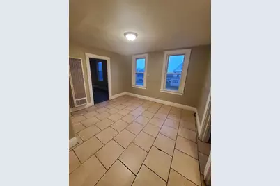 2305 W Burnham St #2305a, Milwaukee, WI 53204 - Photo 11