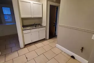 2305 W Burnham St, Milwaukee, WI 53204 - Photo 15