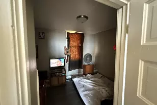 2305 W Burnham St, Milwaukee, WI 53204 - Photo 21