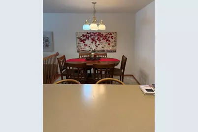 338  Woodridge Pl, Manitowoc, WI 54220 - Photo 5