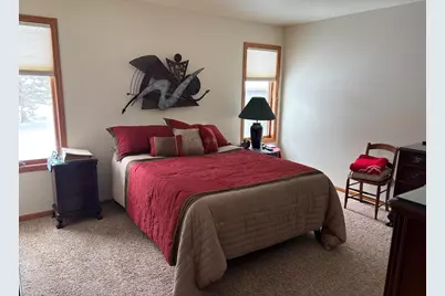 338  Woodridge Pl, Manitowoc, WI 54220 - Photo 9