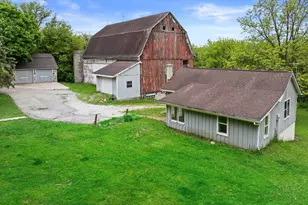 794 Emerald Dr, Erin, WI 53027 - Photo 3