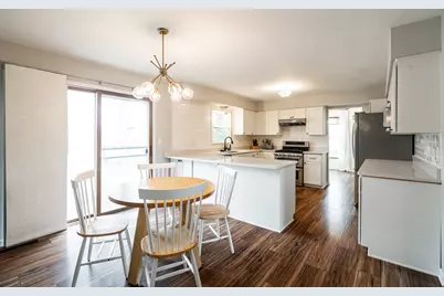 1205  Ayrshire Ln, Waukesha, WI 53186 - Photo 9