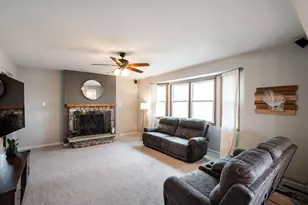 1205 Ayrshire Ln, Waukesha, WI 53186 - Photo 11