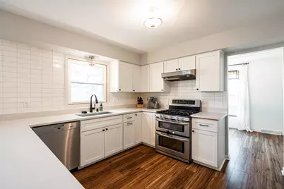 1205  Ayrshire Ln, Waukesha, WI 53186 - Photo 3