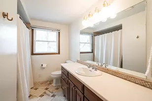 1205 Ayrshire Ln, Waukesha, WI 53186 - Photo 19