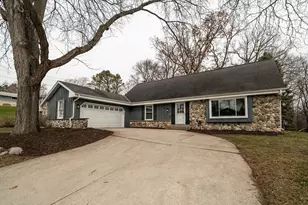 1205 Ayrshire Ln, Waukesha, WI 53186 - Photo 29
