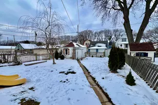 160 W Crawford Ave, Milwaukee, WI 53207 - Photo 27