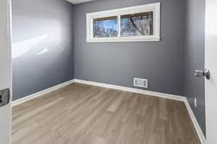 10500 W Rae Ave, Milwaukee, WI 53225 - Photo 9