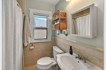 1907 E Wood Pl #1909, Shorewood, WI 53211 - Photo 7