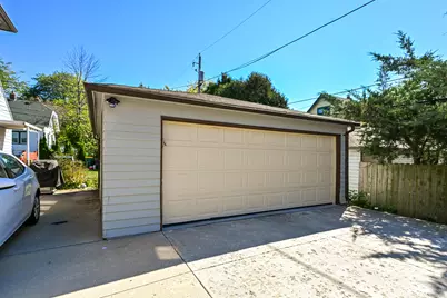 1907 E Wood Pl #1909, Shorewood, WI 53211 - Photo 31