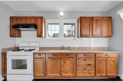 2066 S 107th St, West Allis, WI 53227 - Photo 9