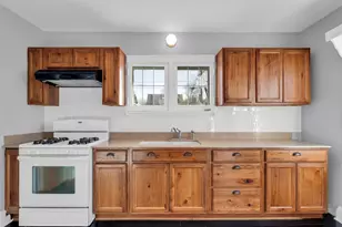 2066 S 107th St, West Allis, WI 53227 - Photo 9