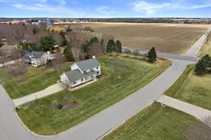 W350N6781 Baltic Pass, Oconomowoc, WI 53066 - Photo 39