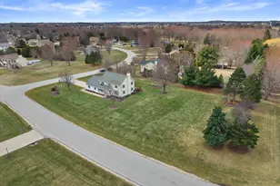W350N6781 Baltic Pass, Oconomowoc, WI 53066 - Photo 39