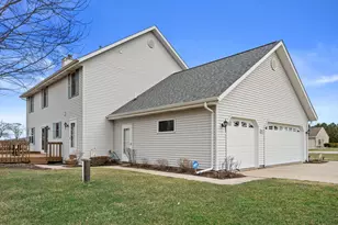 W350N6781 Baltic Pass, Oconomowoc, WI 53066 - Photo 31