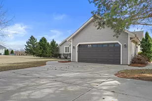 S47W25739 Wood Lilly Ln, Waukesha, WI 53189 - Photo 31