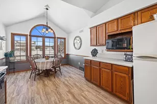 S47W25739 Wood Lilly Ln, Waukesha, WI 53189 - Photo 11