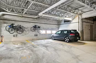 1325 N Van Buren St, Milwaukee, WI 53202 - Photo 37