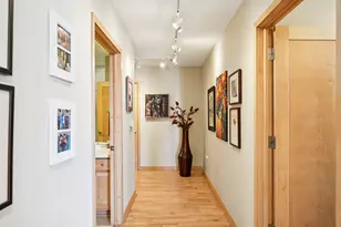 1325 N Van Buren St, Milwaukee, WI 53202 - Photo 31