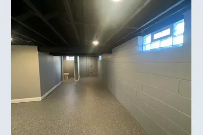 6827 N 44th St, Milwaukee, WI 53223 - Photo 57