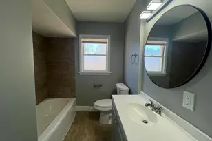 6827 N 44th St, Milwaukee, WI 53223 - Photo 9