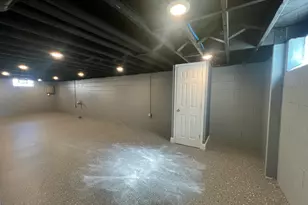 6827 N 44th St, Milwaukee, WI 53223 - Photo 63