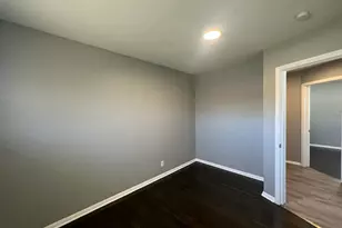 6827 N 44th St, Milwaukee, WI 53223 - Photo 31