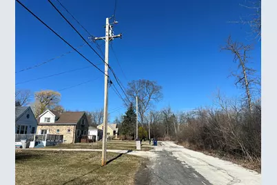 6827 N 44th St, Milwaukee, WI 53223 - Photo 105
