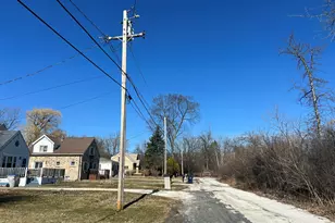 6827 N 44th St, Milwaukee, WI 53223 - Photo 105