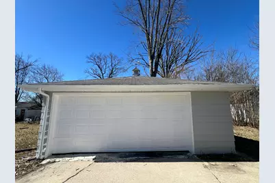 6827 N 44th St, Milwaukee, WI 53223 - Photo 91