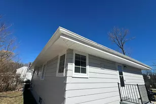 6827 N 44th St, Milwaukee, WI 53223 - Photo 7