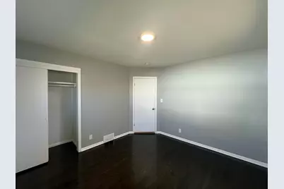 6827 N 44th St, Milwaukee, WI 53223 - Photo 17