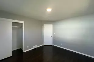 6827 N 44th St, Milwaukee, WI 53223 - Photo 17