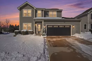 734 Creekwood Ln, West Bend, WI 53095 - Photo 1