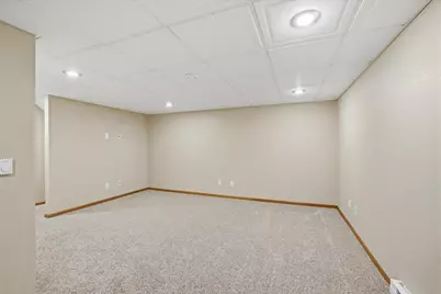 734  Creekwood Ln, West Bend, WI 53095 - Photo 29