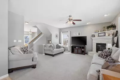 734  Creekwood Ln, West Bend, WI 53095 - Photo 7