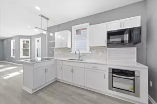 3341 N Richards St, Milwaukee, WI 53212 - Photo 1