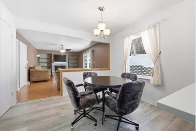 15429 W Mayflower Ct, New Berlin, WI 53151 - Photo 11