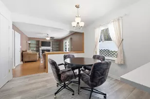 15429 W Mayflower Ct, New Berlin, WI 53151 - Photo 11