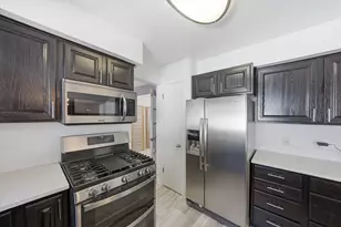 15429 W Mayflower Ct, New Berlin, WI 53151 - Photo 7