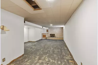 2468 S 61st St, West Allis, WI 53219 - Photo 13