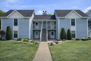 300 Foxwood Dr, Racine, WI 53185 - Photo 1